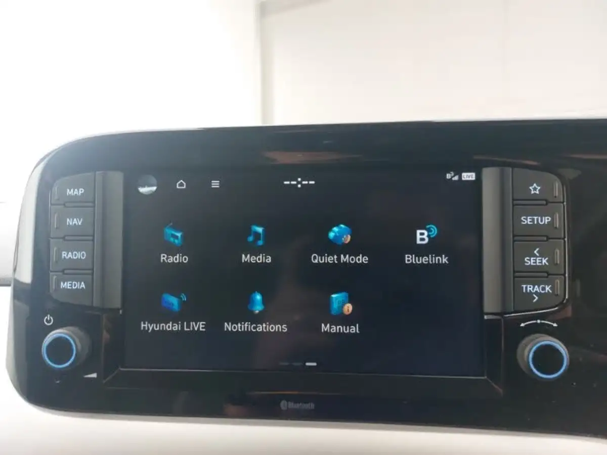 2024-hyundai-i10-10-premium-63ps-auto-big-12