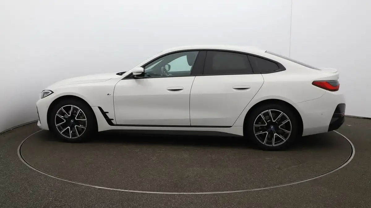 2022-bmw-i4-e-edrive40-m-sport-big-58