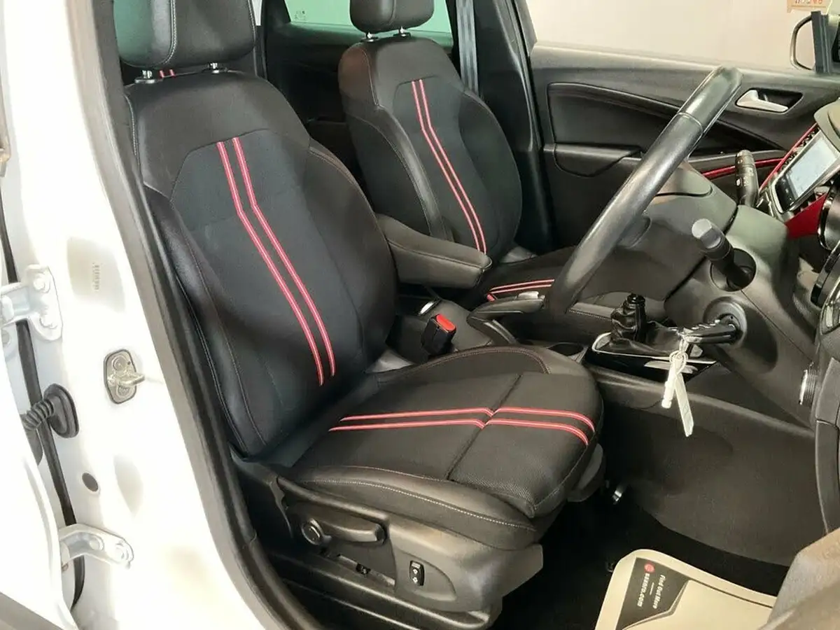 2021-vauxhall-crossland-12-sri-nav-130ps-big-22