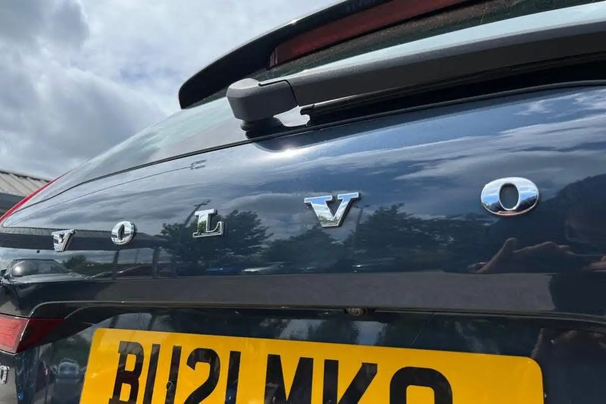 2021-volvo-xc60-20-b5-momentum-awd-big-39