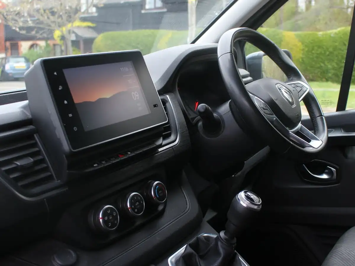 2023-renault-trafic-20dci-sl28-150-sport-big-9