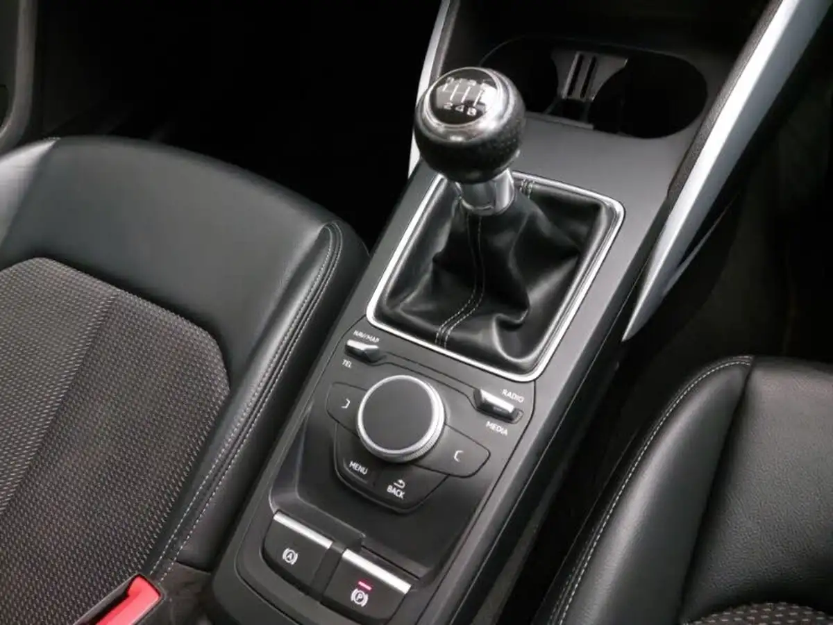 2018-audi-q2-10-tfsi-s-line-big-13
