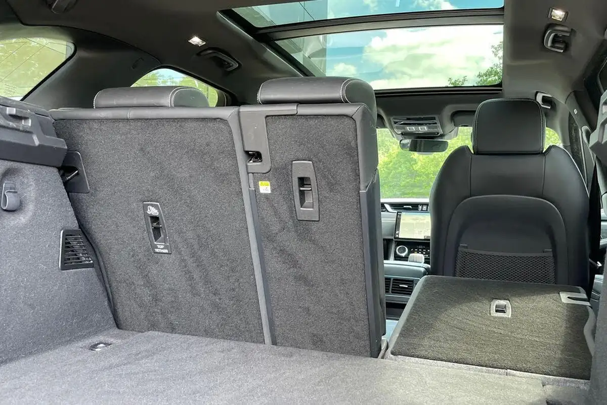 2022-jaguar-f-pace-20-p250-r-dynamic-black-big-33