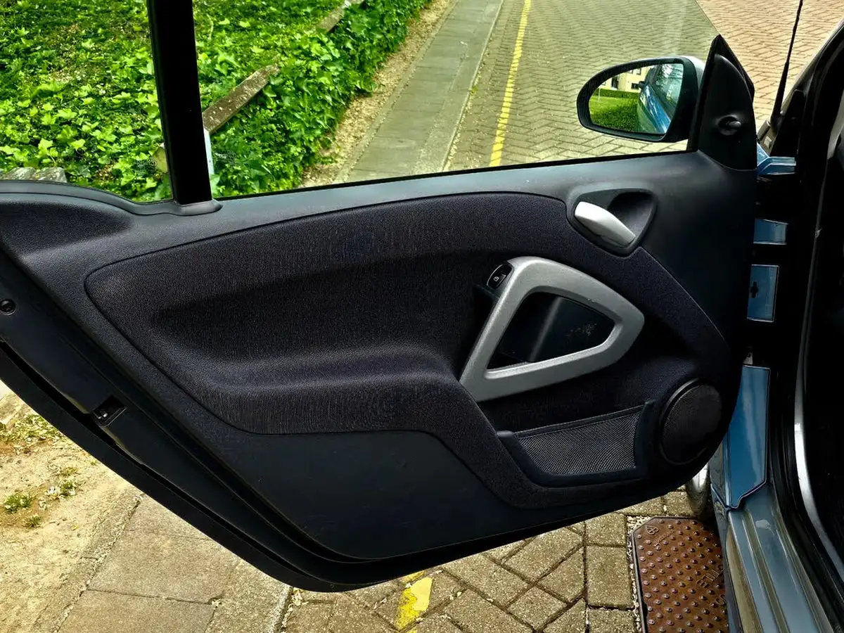 2013-smart-fortwo-10-passion-71bhp-cabriolet-big-22