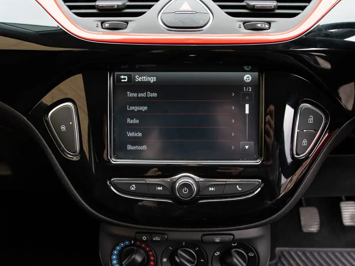 2017-vauxhall-corsa-14i-limited-edition-75ps-ecoflex-3d-big-24