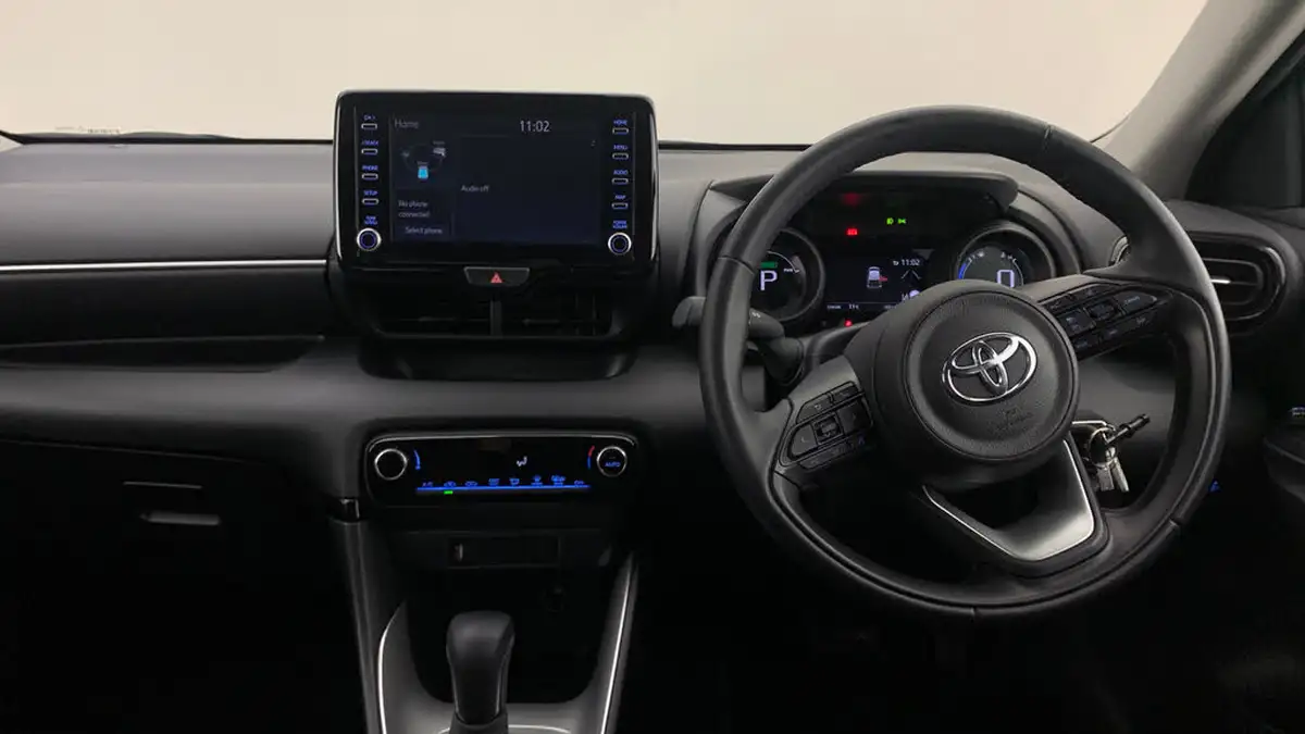 2023-toyota-yaris-15-vvt-i-design-big-8
