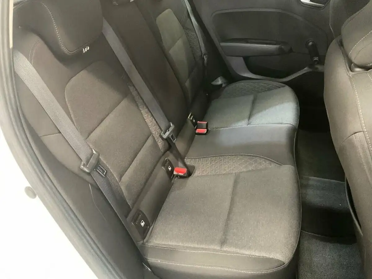 2020-renault-clio-10-sce-play-75bhp-big-24