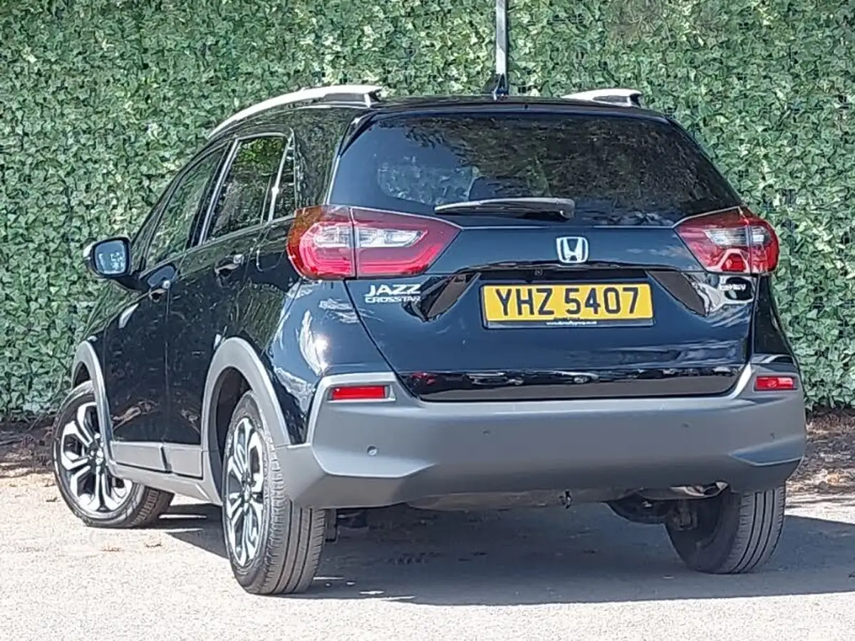 2022-honda-jazz-15-i-mmd-ex-109ps-big-1