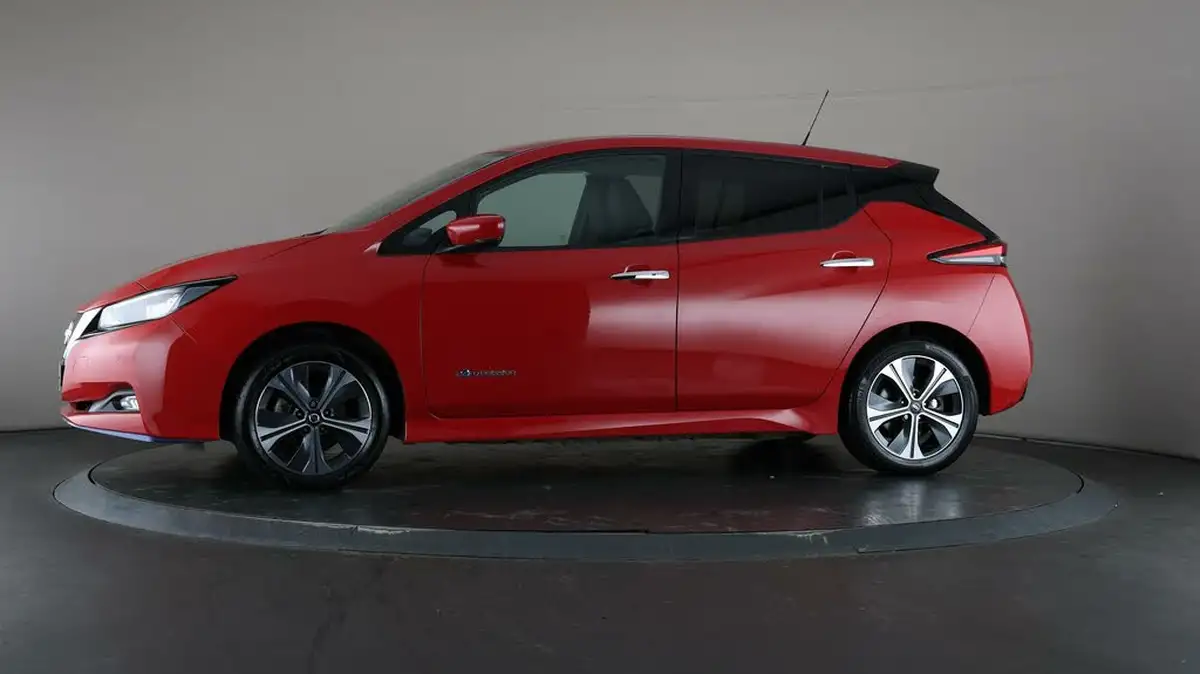 2020-nissan-leaf-e-e-tekna-big-41
