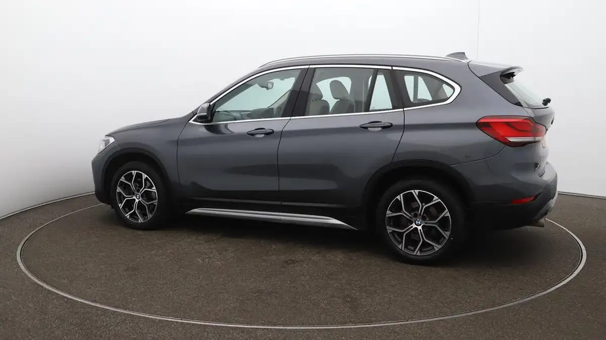 2020-bmw-x1-20-sdrive-20i-xline-big-47