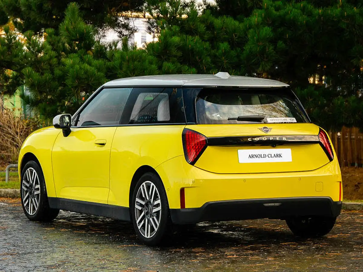 2024-mini-cooper-e-cooper-e-classic-big-1