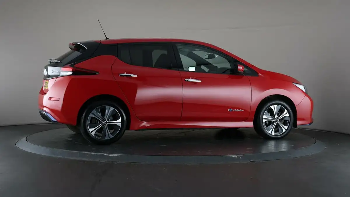 2020-nissan-leaf-e-e-tekna-big-65