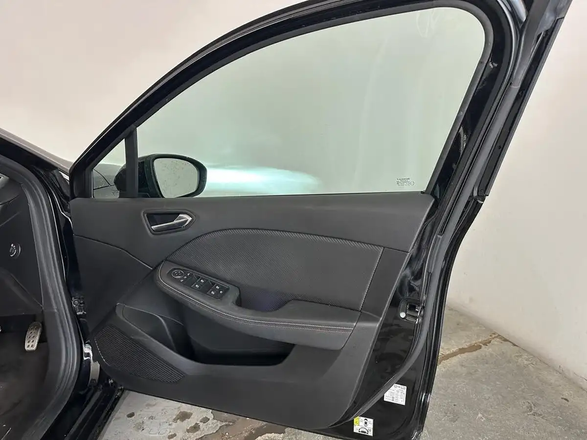 2021-renault-clio-10-tce-rs-line-90ps-big-26