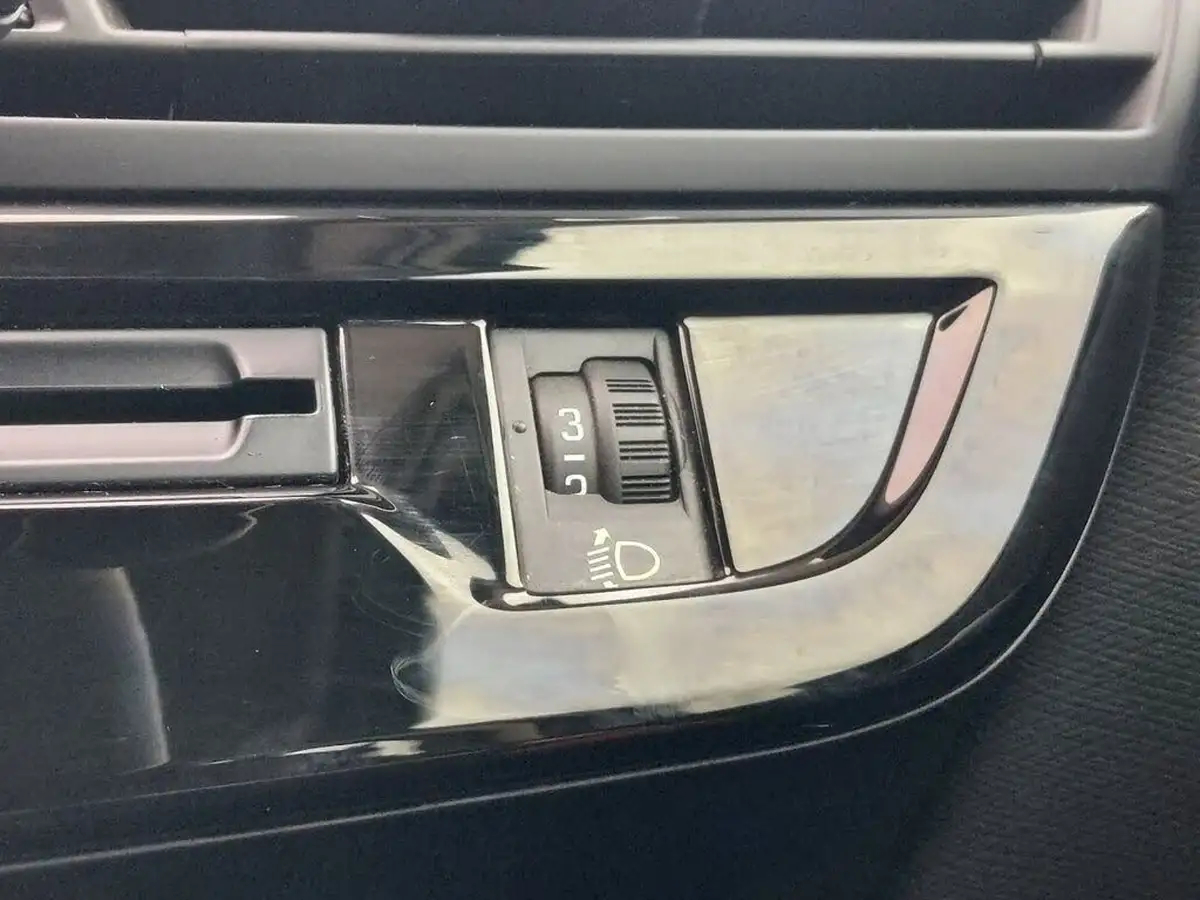 2014-citroen-grand-c4-picasso-16e-hdi-vtr-115ps-big-33