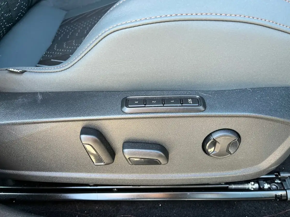2025-cupra-born-e-vz-first-edition-big-31