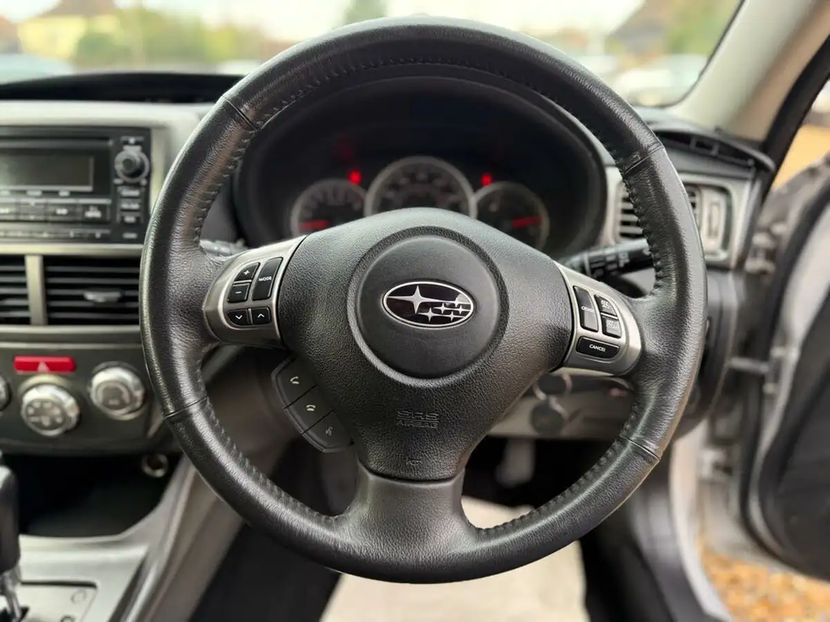 2010-subaru-impreza-15-rc-auto-big-19