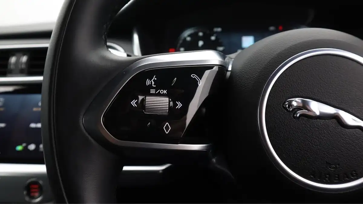 2022-jaguar-i-pace-ev400-black-big-28