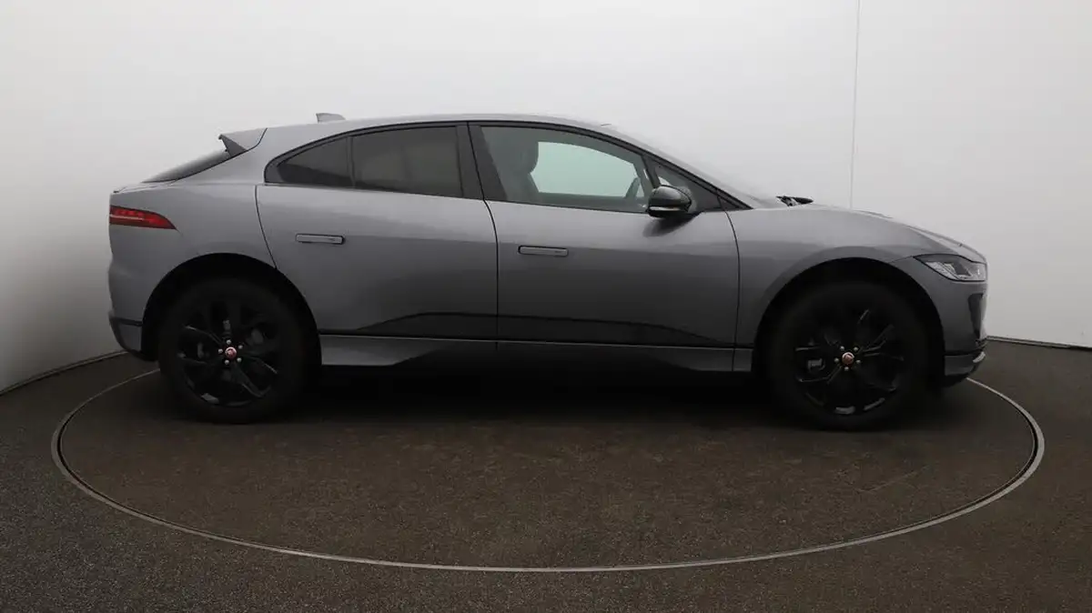2022-jaguar-i-pace-ev400-black-big-52
