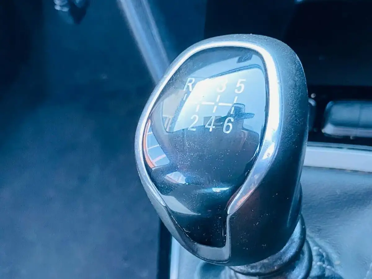 2021-vauxhall-corsa-15-turbo-d-se-big-20