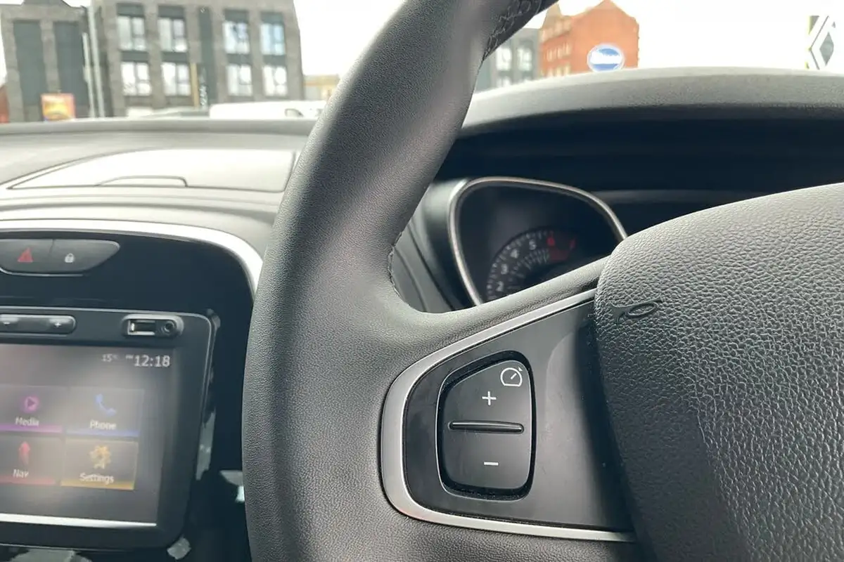 2018-renault-captur-09-tce-dynamique-nav-big-13