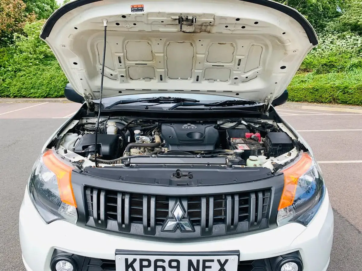 2019-mitsubishi-l200-24di-d-4life-eu6b-double-pickup-big-45