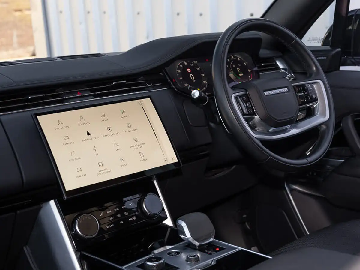 2022-land-rover-range-rover-30-p440e-se-big-12