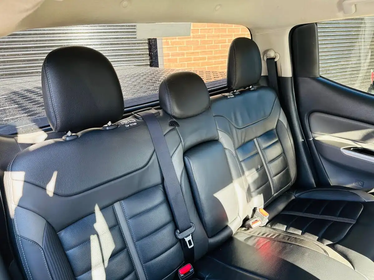 2019-mitsubishi-l200-24di-d-barbarian-eu6-big-17