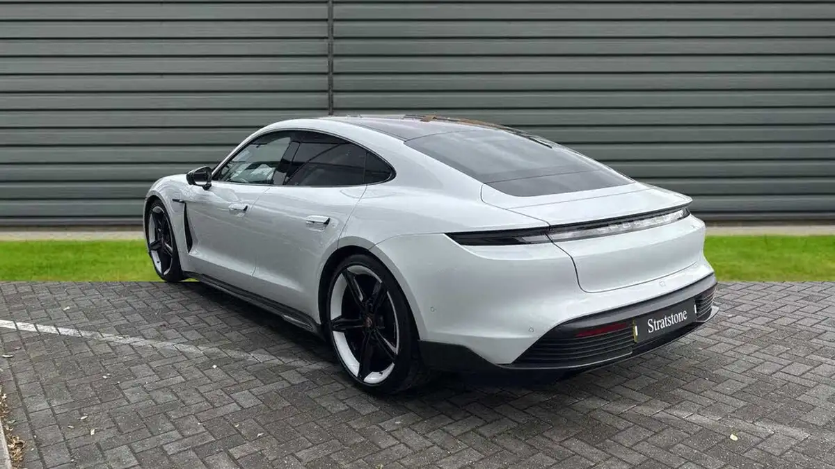 2020-porsche-taycan-e-turbo-s-big-2