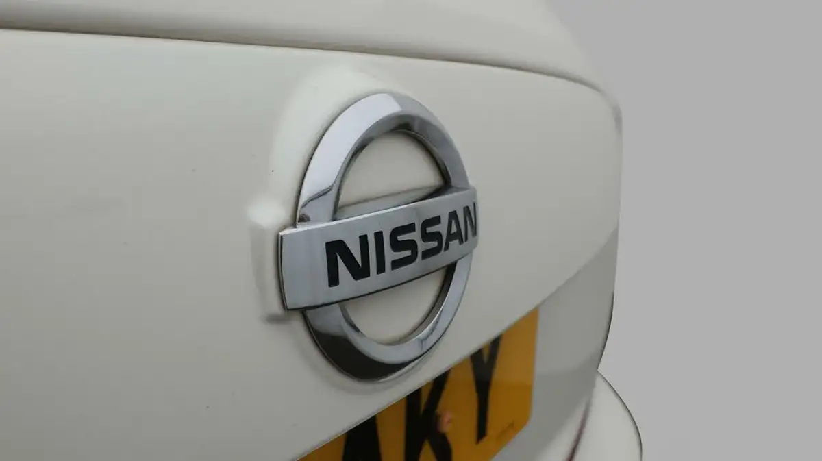 2017-nissan-juke-16-tekna-117ps-1598cc-xtronic-cvt-big-21