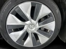 2022-tesla-model-y-e-long-range-small-12