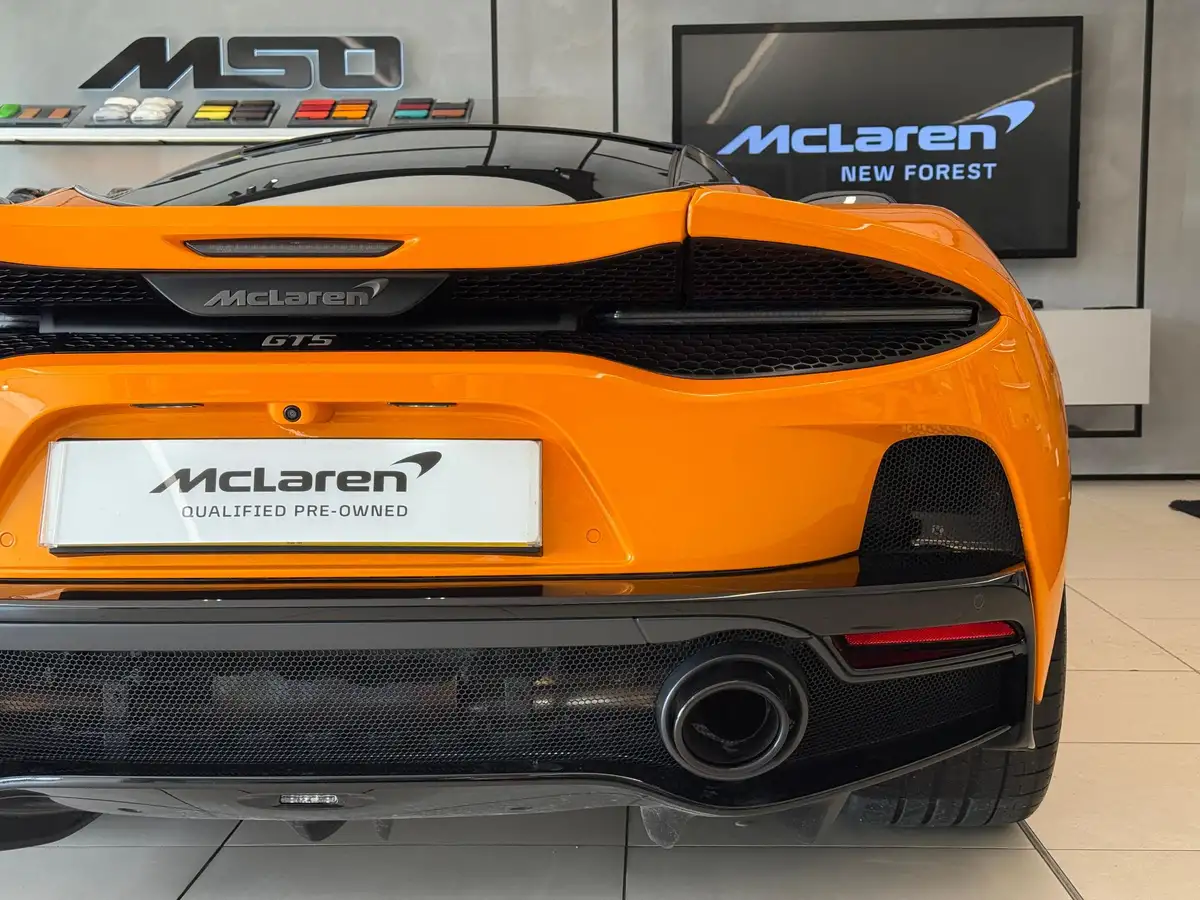 2025-mclaren-gt-40-big-43
