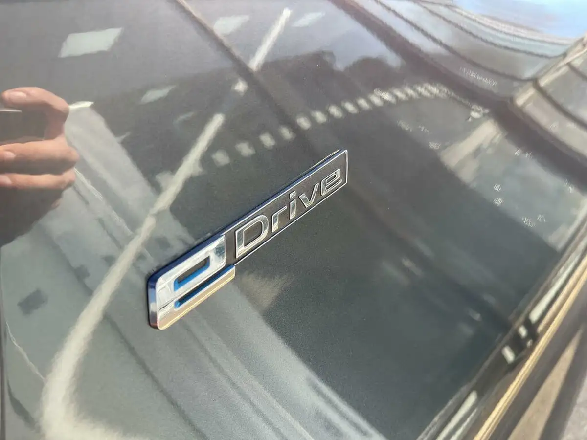 2018-bmw-3-series-20-330e-se-big-41