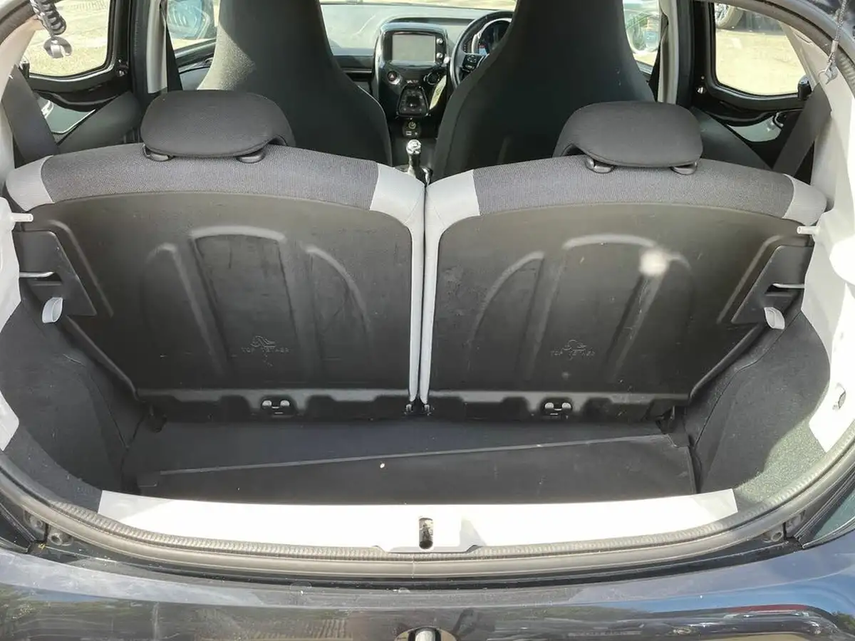 2015-toyota-aygo-10-vvt-i-x-clusiv-5d-big-11
