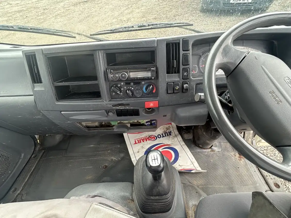2013-isuzu-truck-n-30td-n35150-t-grafter-dropside-truck-big-13