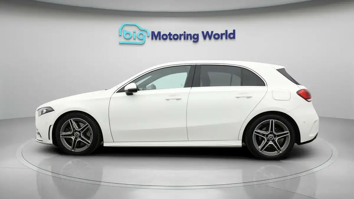 2020-mercedes-benz-a-class-20-a250-amg-line-executive-hatchback-5d-big-4