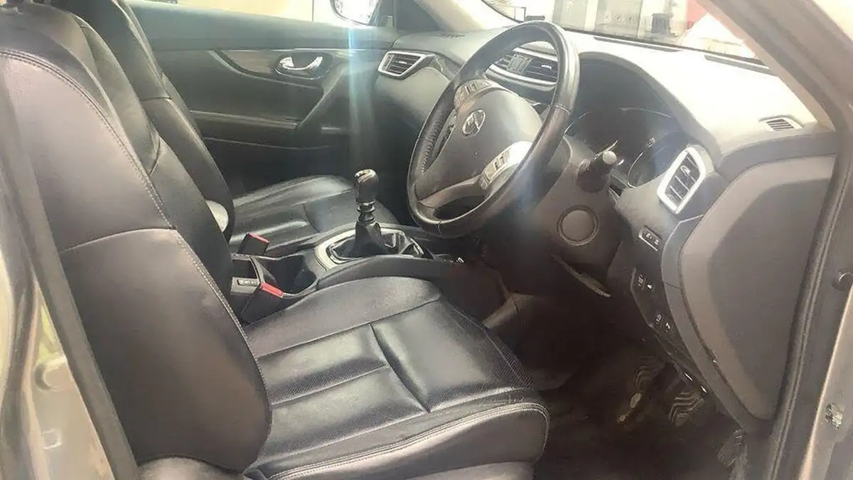 2016-nissan-x-trail-16-dig-t-tekna-7-seat-big-13