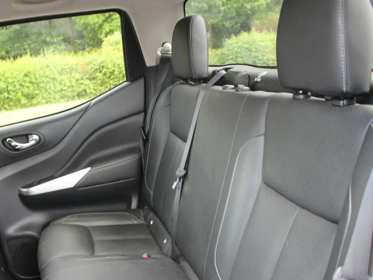 2021-nissan-navara-23dci-tt-tekna-8-navileather-auto-big-8