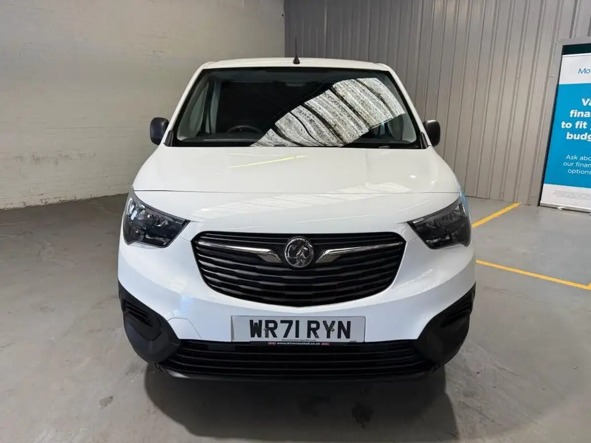 2022-vauxhall-combo-15cdti-dynamic-2000-100pseu6d-big-9