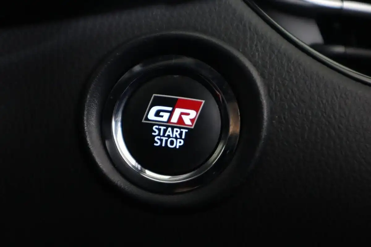 2022-toyota-c-hr-18-vvt-i-gr-sport-big-20