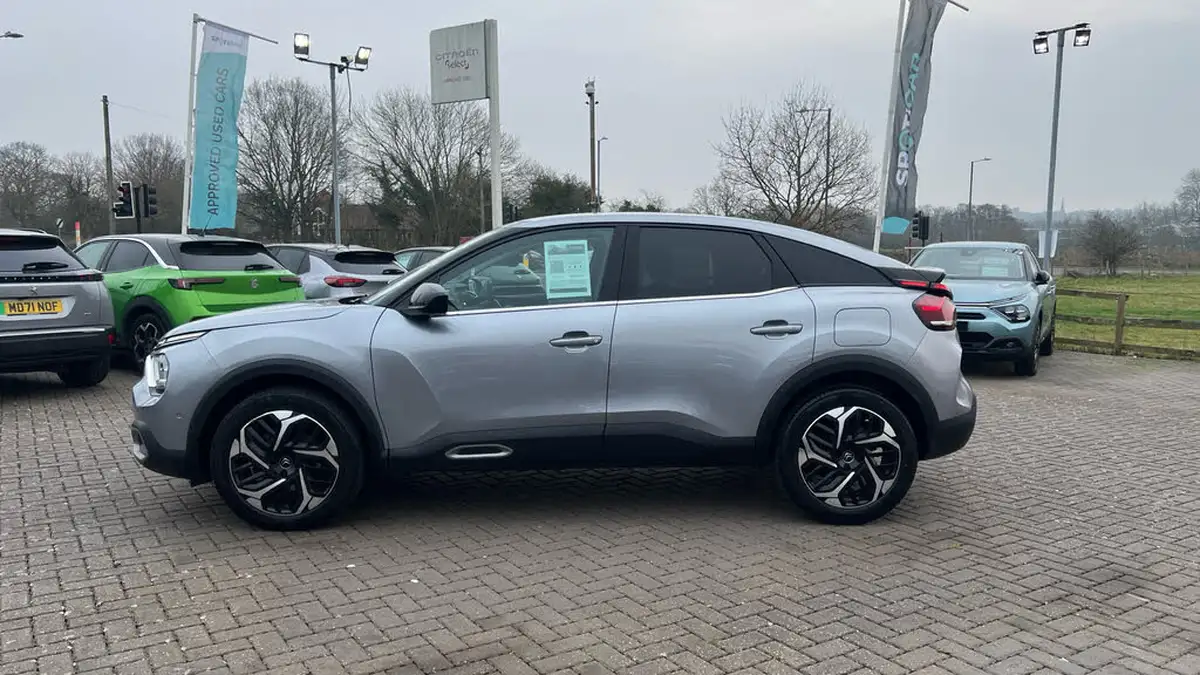 2022-citroen-c4-12-puretech-shine-130ps-big-6