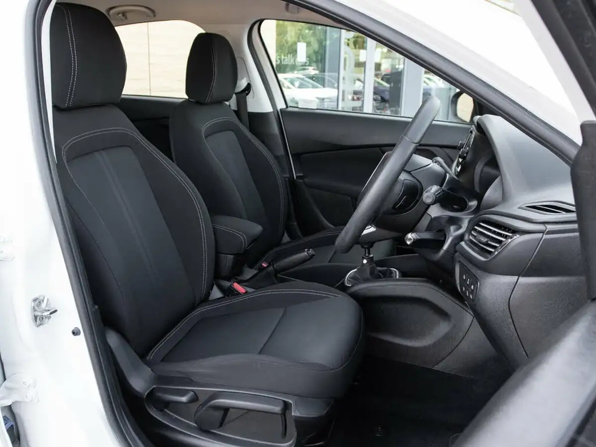 2018-fiat-tipo-14-easy-plus-hatchback-big-27