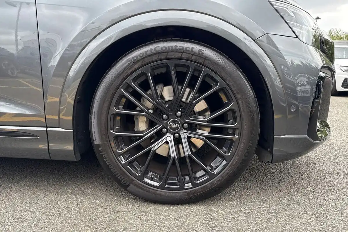 2024-audi-q8-30-55-tfsi-launch-edition-big-9