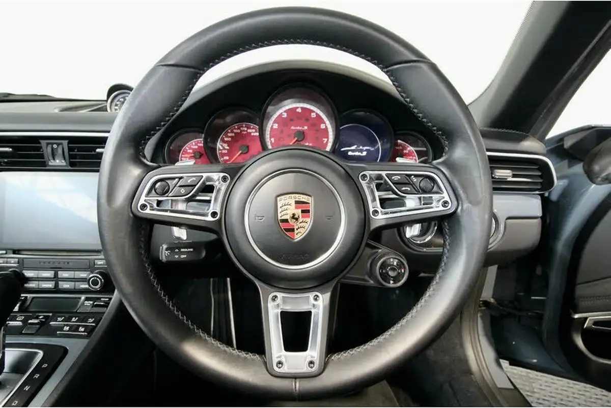 2016-porsche-911-38-turbo-s-cabriolet-big-16