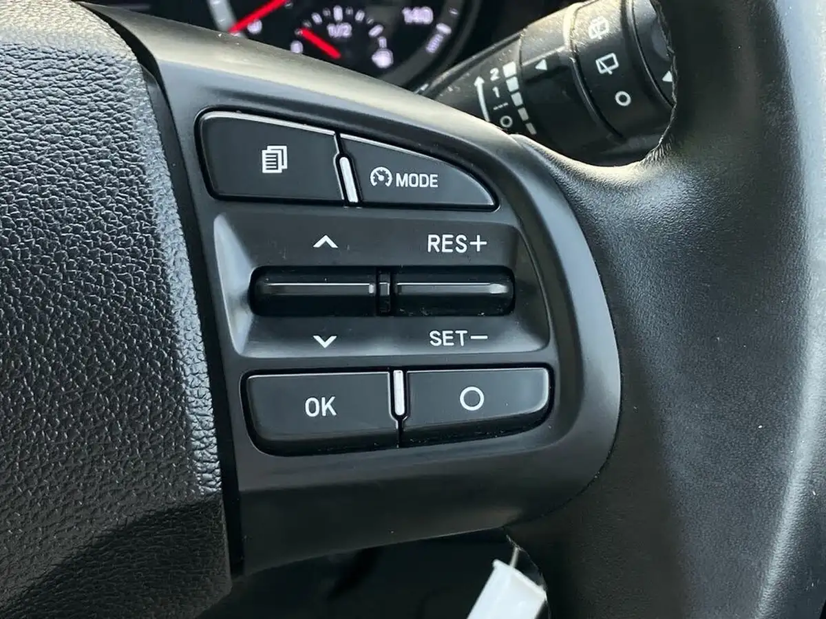 2021-hyundai-i10-12-se-connect-auto-big-32