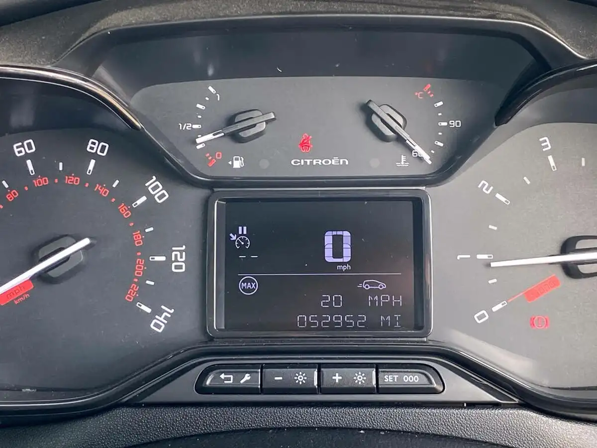 2017-citroen-c3-12-puretech-feel-82ps-big-19