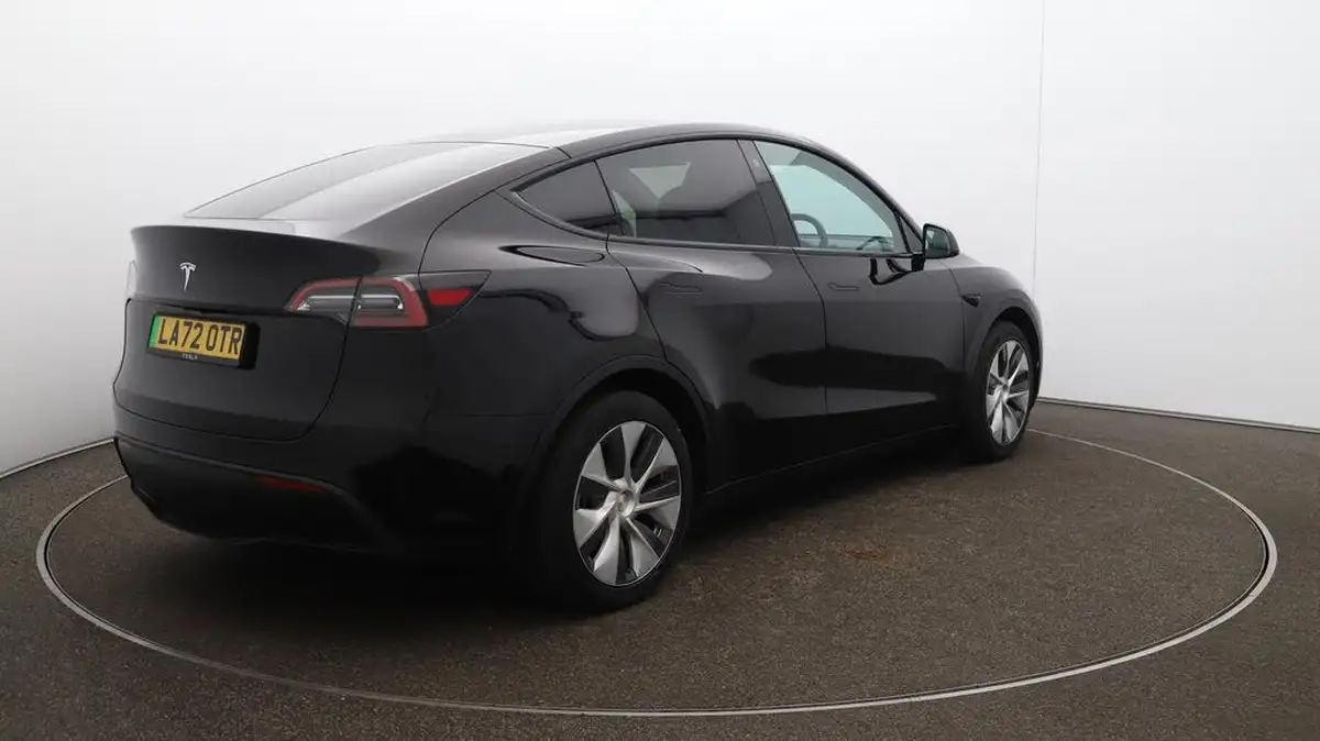 2022-tesla-model-y-e-rwd-big-53