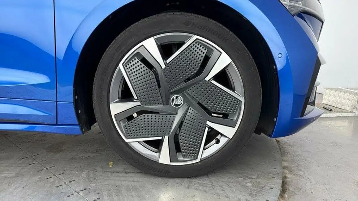 2022-skoda-enyaq-e-80-vrs-big-4