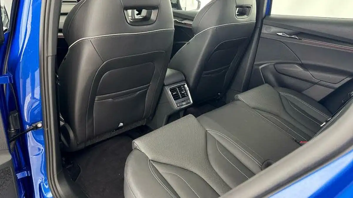 2022-skoda-enyaq-e-80-vrs-big-32