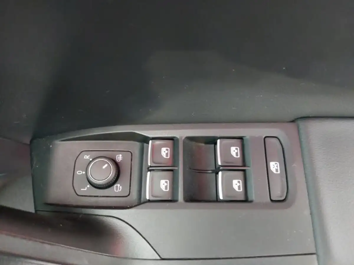 2021-seat-leon-15-tsi-evo-fr-130ps-hatchback-big-9