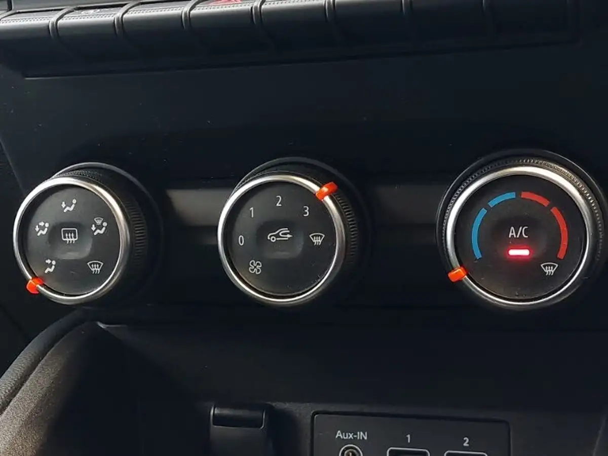 2020-renault-clio-10-sce-iconic-75bhp-big-14